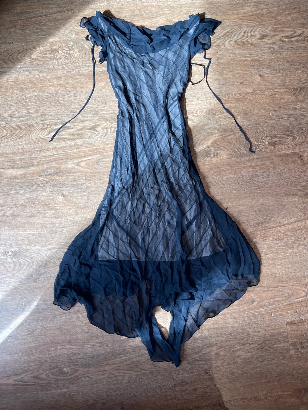 BCBGMaxAzria Pure Silk Formal Dress NWT Size 4 Black Sheer Lined